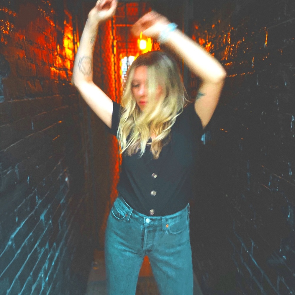 Meet your Posher, Ivona